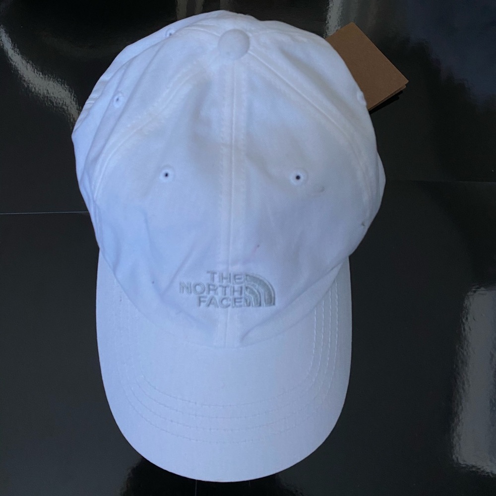 👼🏼BRAND NEW THE NORTH FACE CAP
